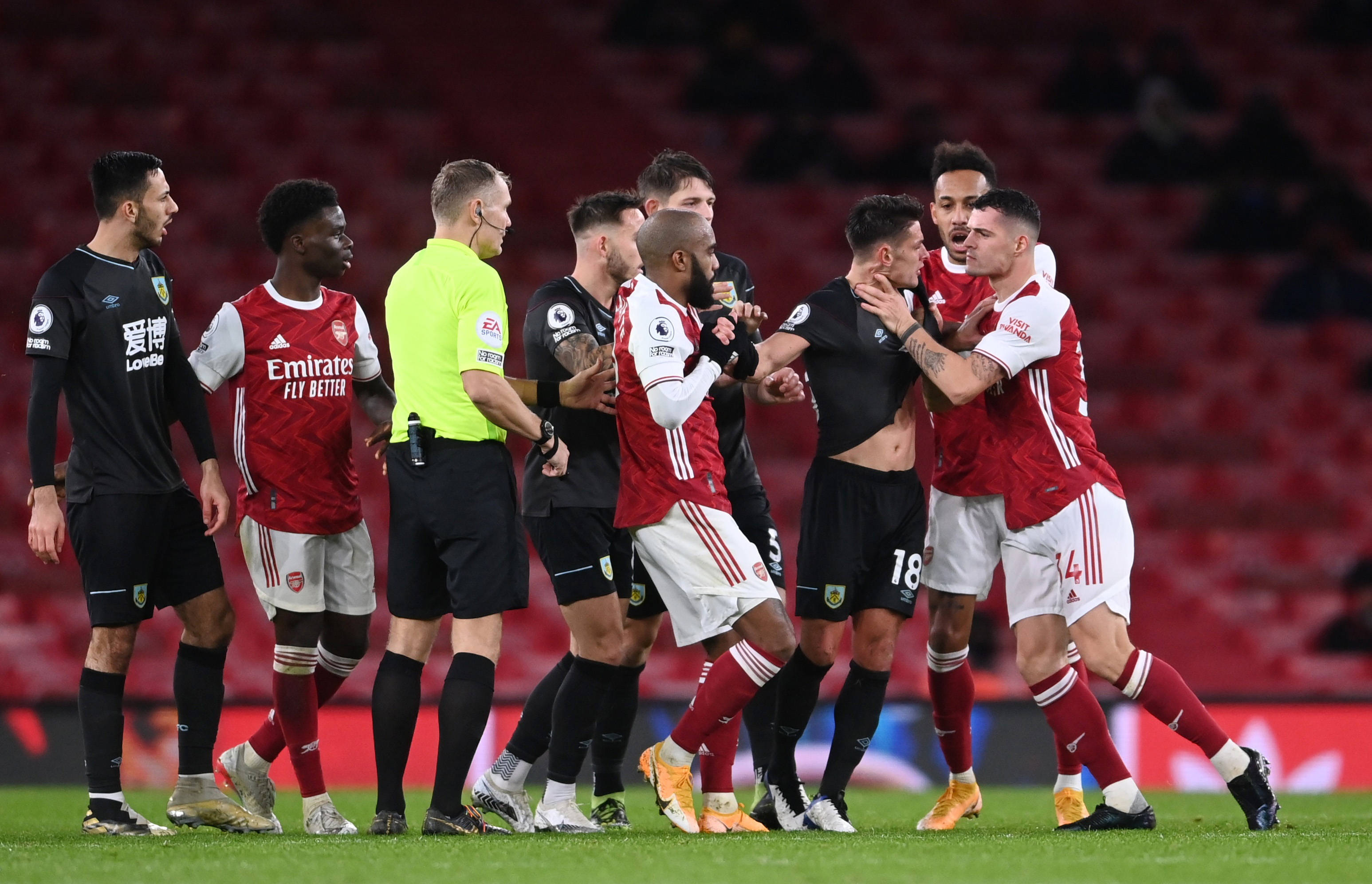 他以出色的 他以出色的